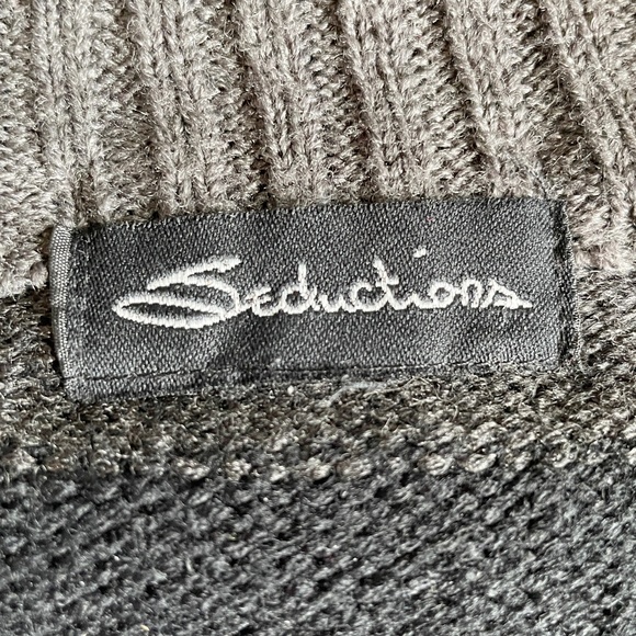 EUC Seductions V-Neck Knit Short Sleeve Sweater Dress in Grey & Black Si… - Picture 2 of 4